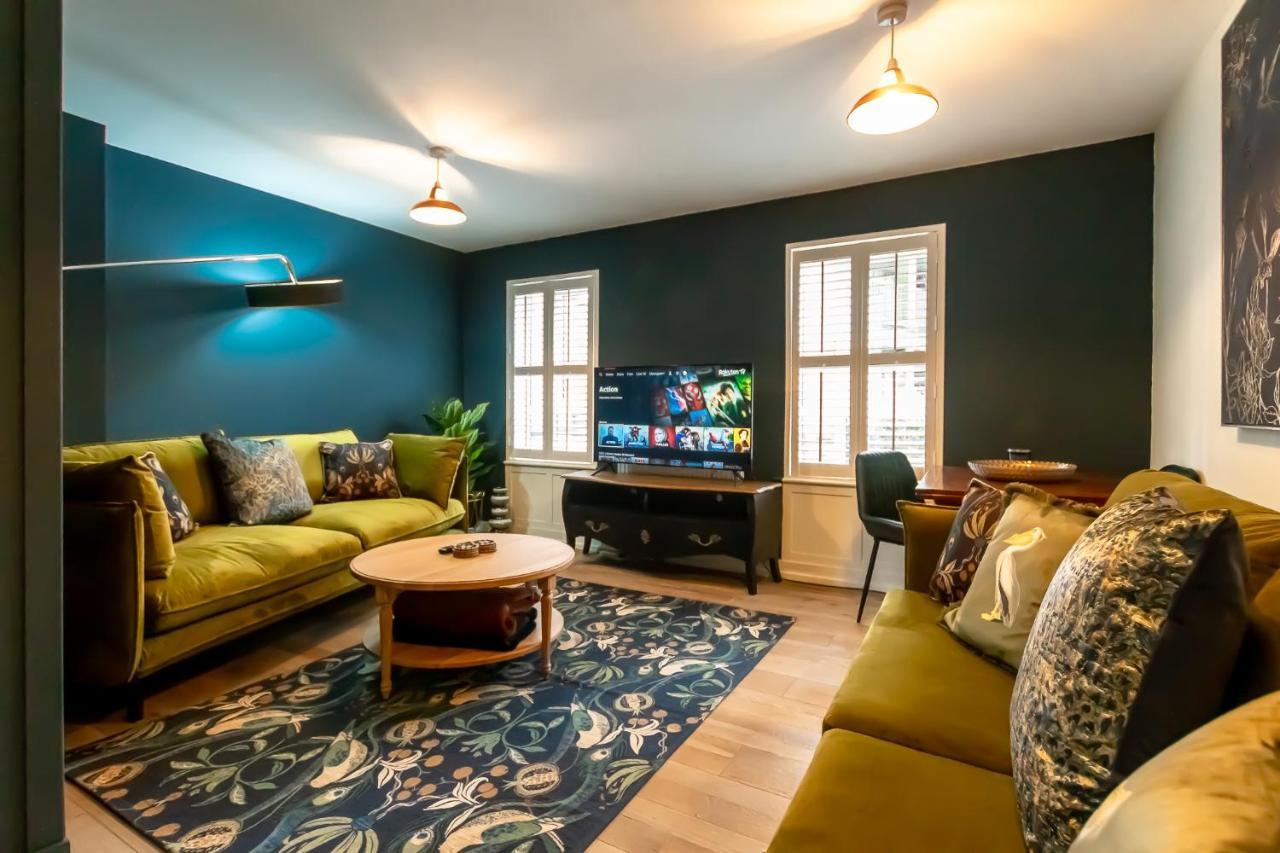 Charles St Chester City Townhouse By Rework Accommodation Bagian luar foto