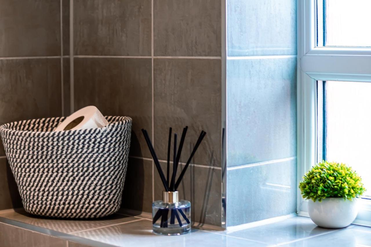 Charles St Chester City Townhouse By Rework Accommodation Bagian luar foto