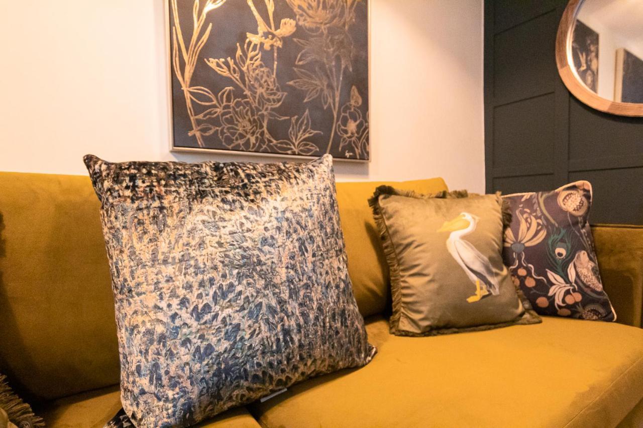 Charles St Chester City Townhouse By Rework Accommodation Bagian luar foto