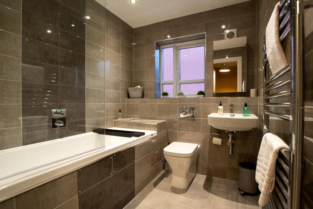 Charles St Chester City Townhouse By Rework Accommodation Bagian luar foto